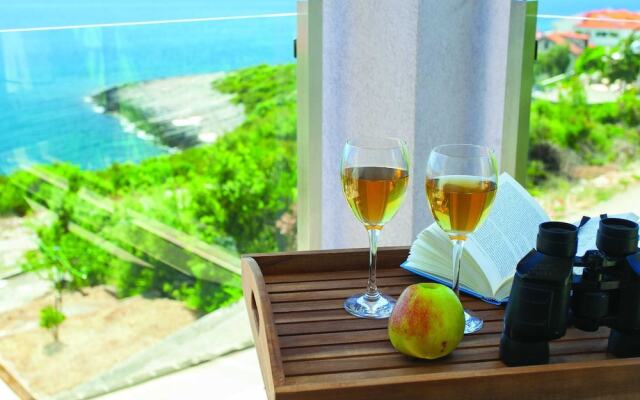 Charming Holiday Home in Cara With Swimming Pool