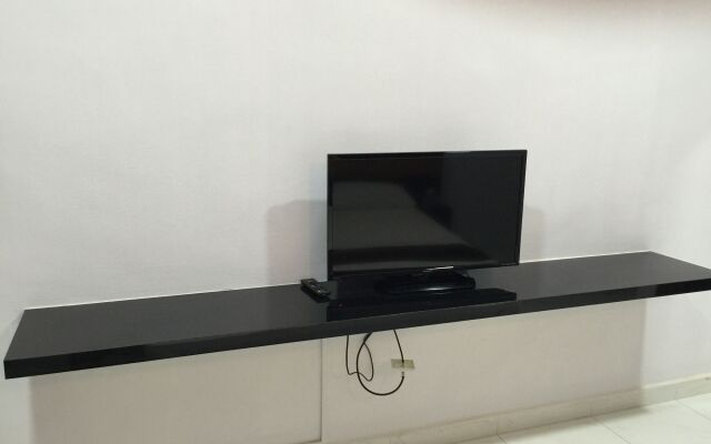 Lai Ming Hotel Cosmoland (SG Clean Certified)