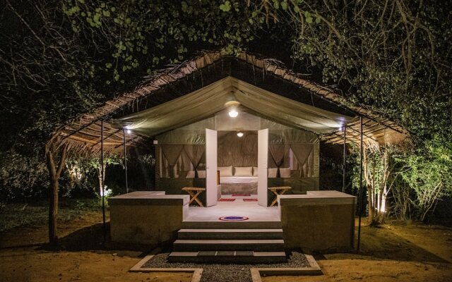 Yala Wild Hut