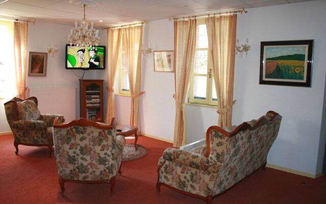 Lhostellerie Des Lacs