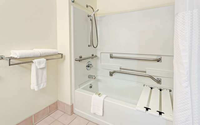 Super 8 by Wyndham Windsor