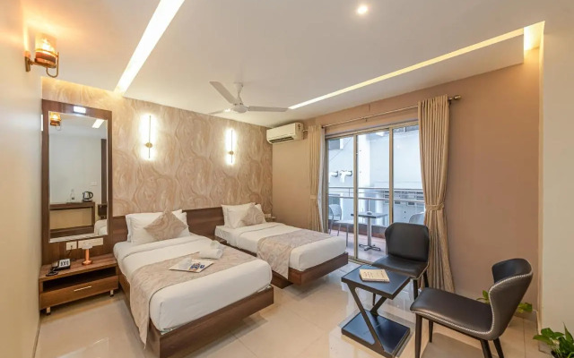 OYO Premium Light House Hill