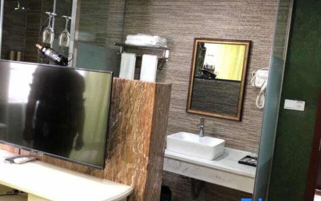 Mengzi 520 Theme Hotel