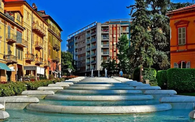 Apartment With Enclosed Garden