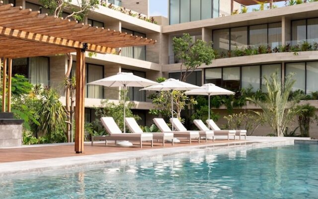 Elegant 2 Units in one 3BR Stunning Pools Best Amenities Wifi Concierge