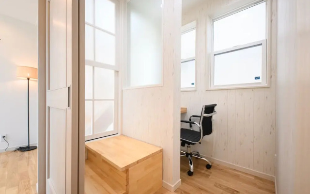 Wakoso Harmonious Light West