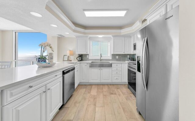 Shoreline Towers 1061