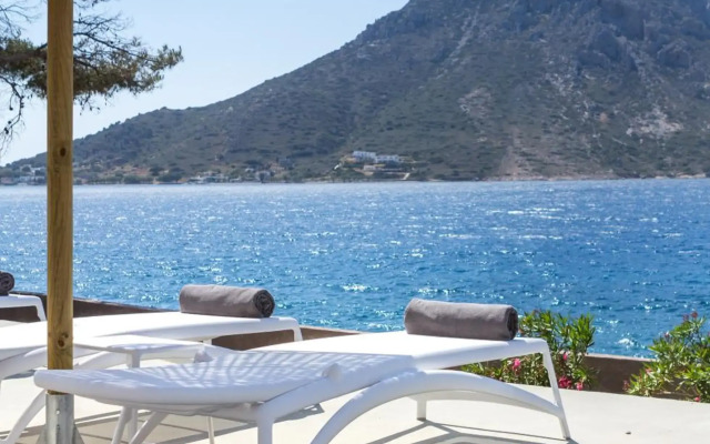 Carian Hotel