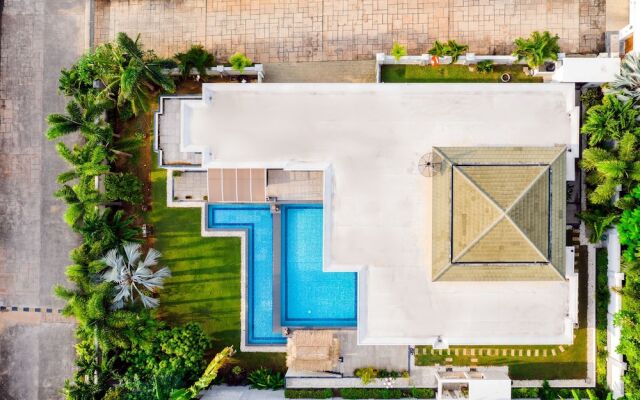 Stunning Luxury Golf and Pool Villas
