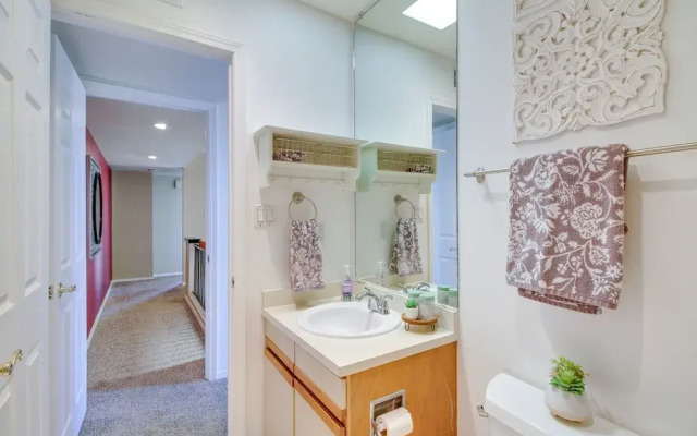 1 Mi to Unm: Convenient Albuquerque Townhome!