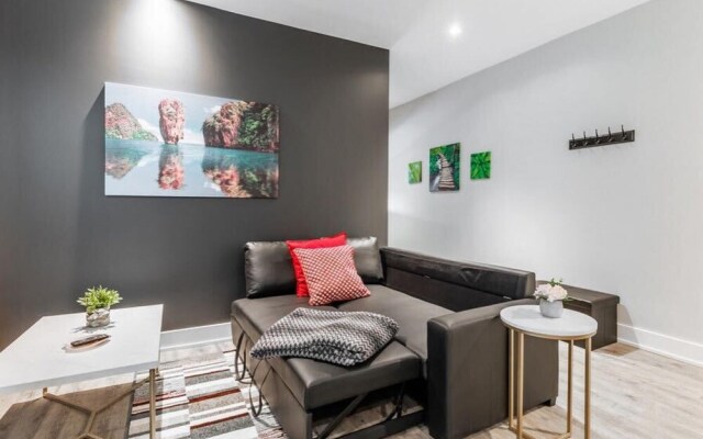 Upscale 2BR Apt - Prime Location w Netflix