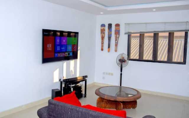 Inviting 2-bed Apartment in Lagos -canal Views