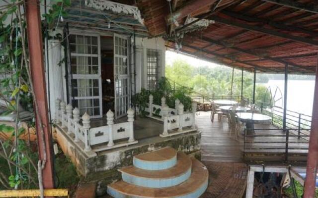 Sona Villa The Lake Chalet