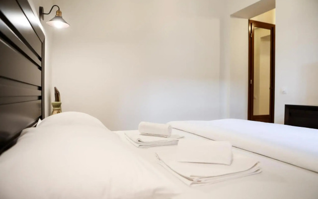 Contessa Central Studio