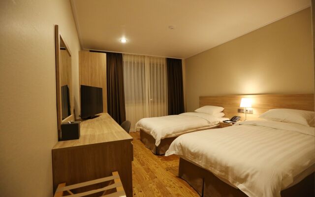 Palgong Emillia Hotel