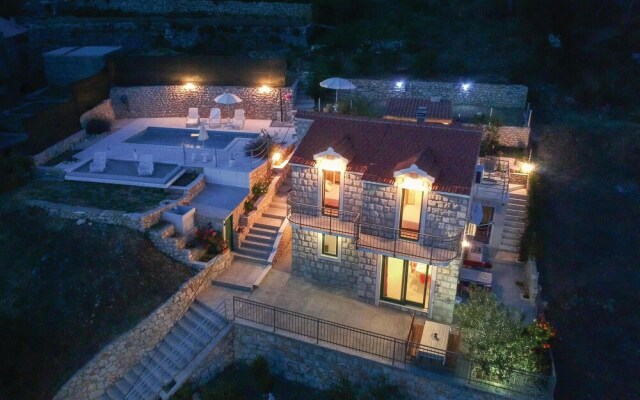 Stunning Home in Podstrana With Wifi and 3 Bedrooms