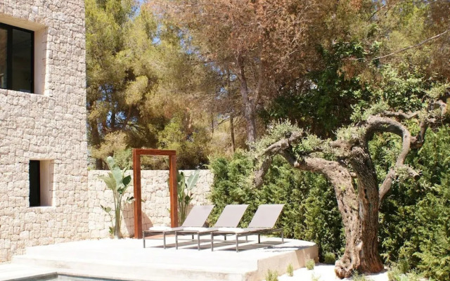 Charming Villa With sea Views