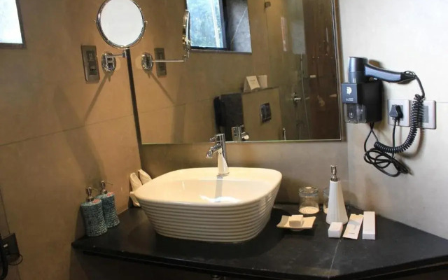 Niraamaya Retreats Samroha Athirappilly