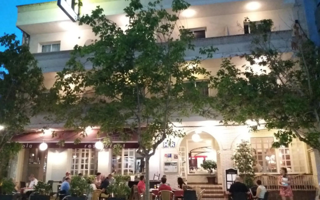 Hotel Llansola