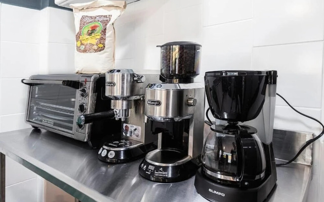 Living Hostal - Hostel