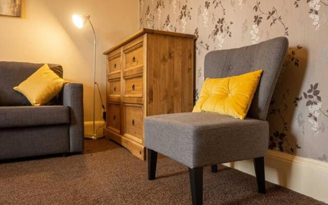 ☆ Central, Spacious Apartment Close to University☆