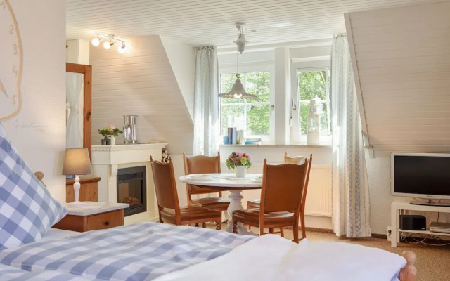 Charming Apartment in Weissenbrunn Near Forest