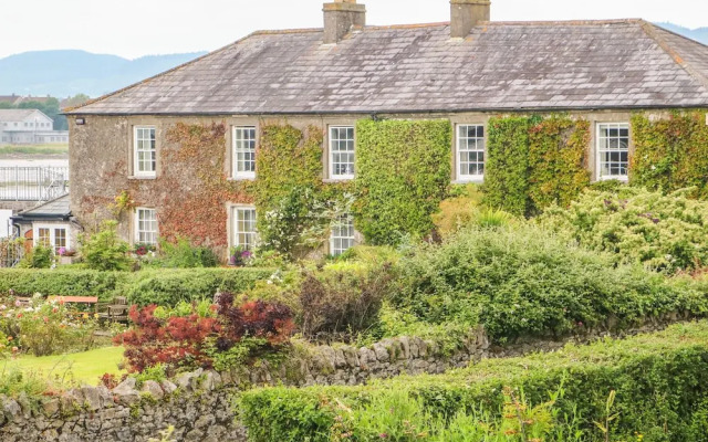 Cairbre House