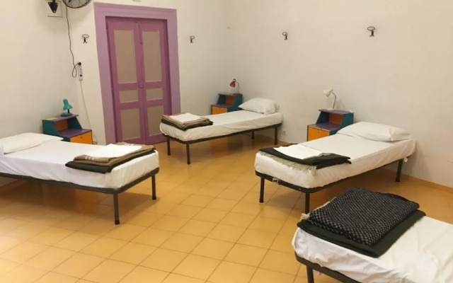 Hostel 6 Small Rooms