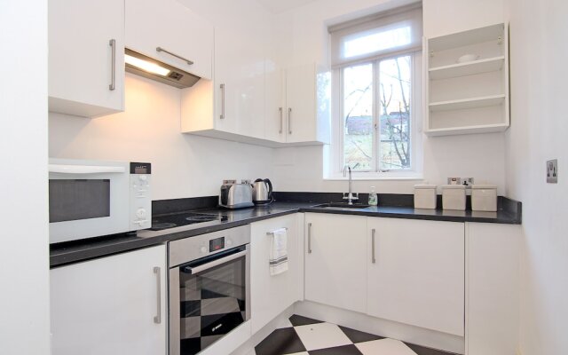 London Lifestyle - Knightsbridge VI