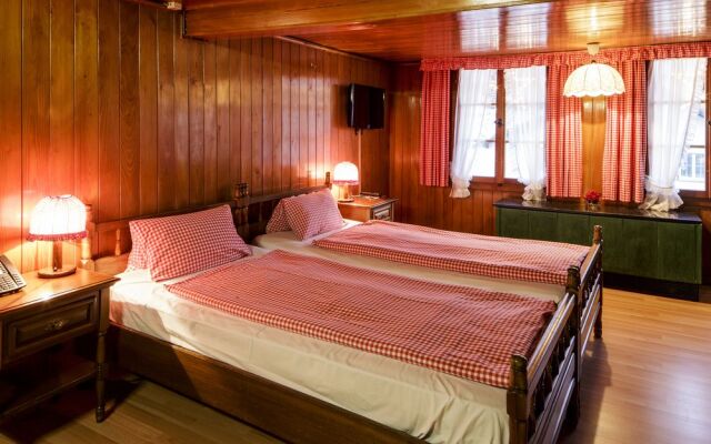 Swiss-Chalet Merlischachen - Historik Chalet-Hotel Lodge