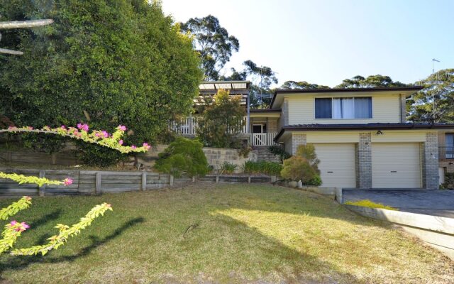 Pet Friendly Lentara St 10 - Fingal Bay