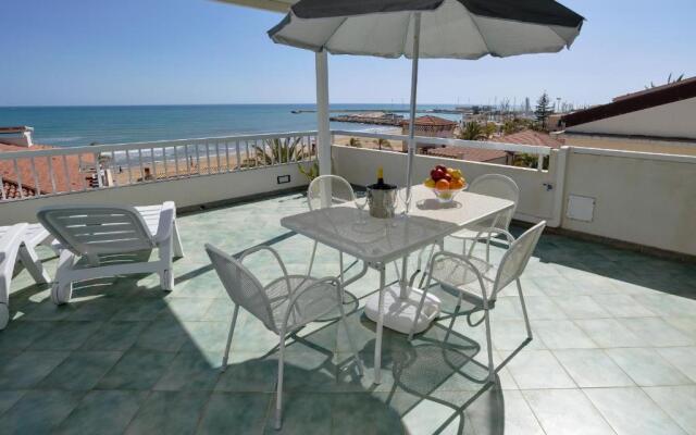 Archimede, appartamento con vista in centro a Marina di Ragusa