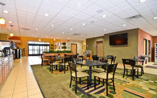 Spark by Hilton Oak Forest