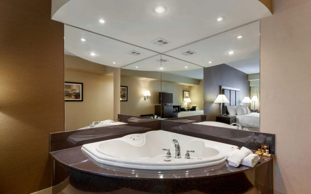 Best Western Plus Burlington Inn & Suites