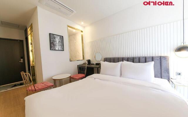 De Homme Hotel