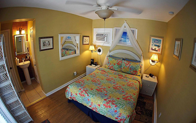 Seascape Tropical Inn - Adult Exclusive