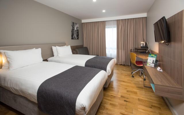 Holiday Inn London - West, an IHG Hotel