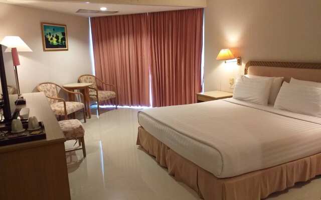 Khanom Golden Beach Hotel