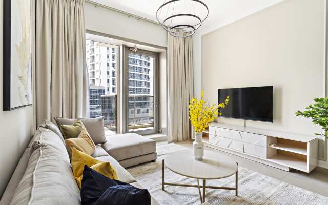 Silkhaus Dubai Marina Sparkle Tower Pool Gym