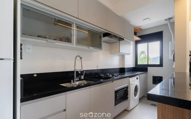 Building With Swimming Pool 800m From Beach - ACB