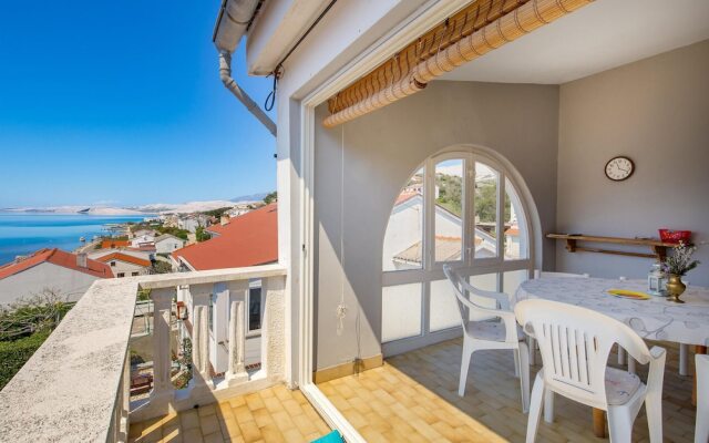 Awesome Apartment in Pag With Wifi and 2 Bedrooms