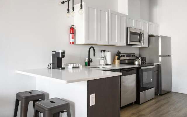 Luxury 1BR 30 Mins to Manhattan Evonify