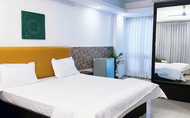 Locals Stay Hauz Khas