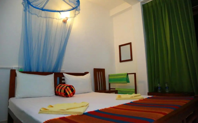 Vishmee Holiday Inn