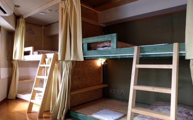 Local Knot Backpackers – Guest Rooms – Nagano