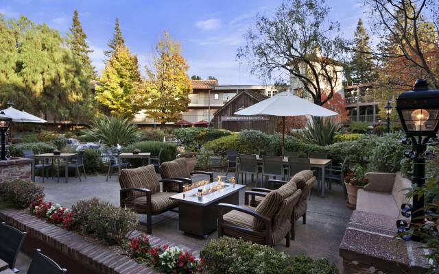 Embassy Suites by Hilton Napa Valley