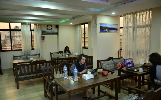 Famous House Kathmandu - Hostel