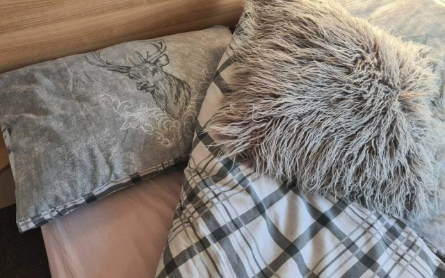 2 Bed Lodge - Sleeps 5 - Parking - Pets - Wifi