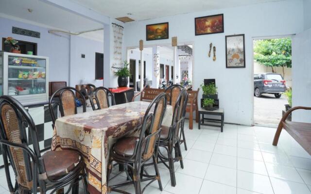 OYO 2003 Female Guest House