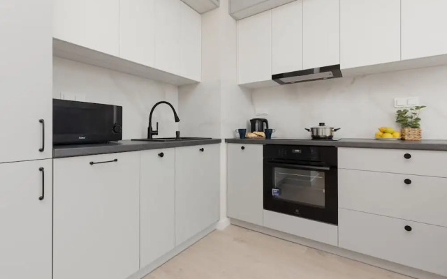 Bright & Modern Apartment by Renters